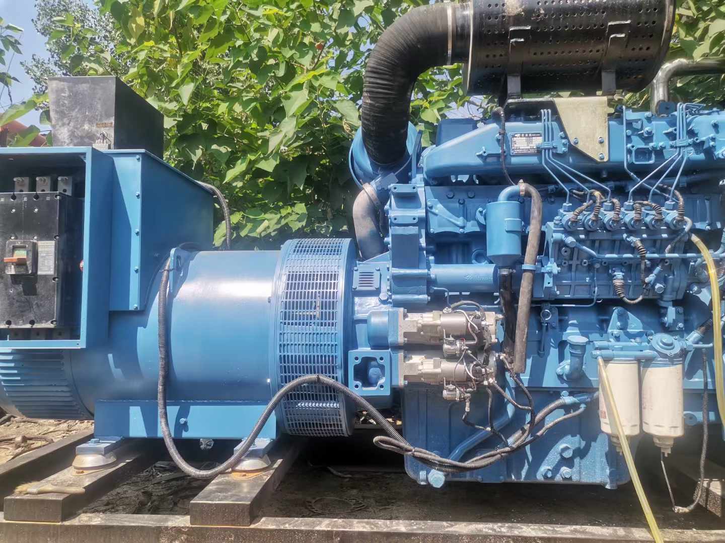 宜黄详细说明降低 800kW 柴油发电机输出电流波动的方法